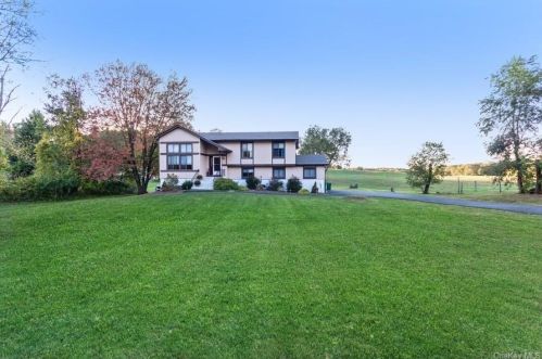 188 Hillside Lake Rd, New Hamburg, NY 12590-6415