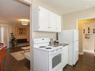 5601 Paramount Blvd, Long Beach CA  90805-5124 exterior