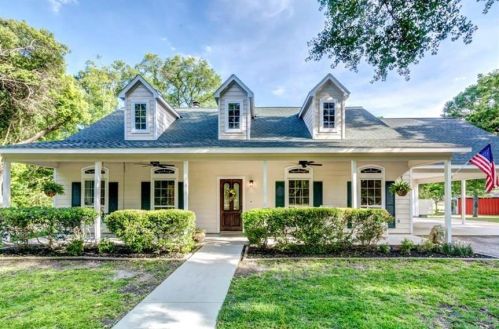 6811 Skylight Ln, Magnolia, TX 77354-3049