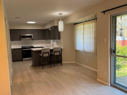 1900 Edgeware Dr, Austin TX  78704-5929 exterior