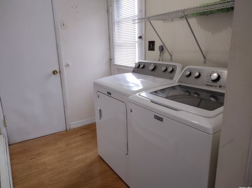 44 Oleeta Rd, Mount Sinai NY  11766-2505 exterior