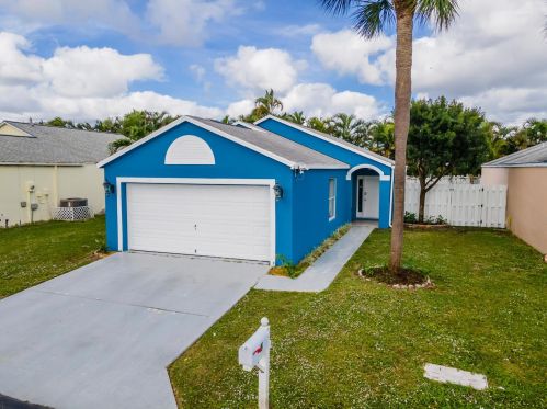 5 Bentwater Cir, Boynton Beach, FL 33426-7602