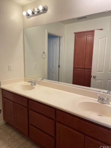 6736 Bruins Ct, Winton CA  95388-9671 exterior