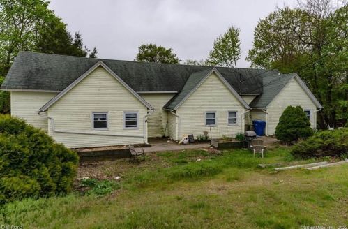 19 Blumenthal Dr, Uncasville, CT 06382-2434