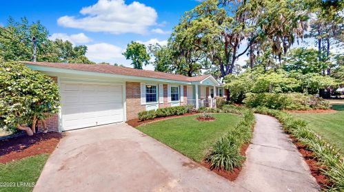 3005 Dogwood St, Beaufort SC  29906-6829 exterior