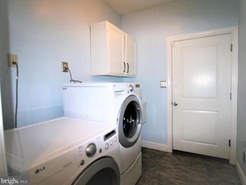 5 Middleton Dr, Trenton NJ exterior