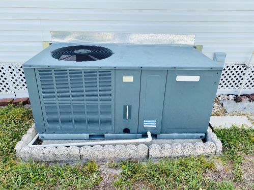 4104 Sandpine Cir, Boynton Beach FL  33436-2660 exterior