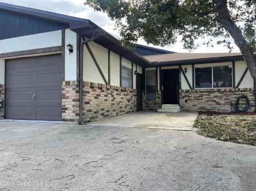 6324 Sleepy Hollow Dr, Titusville, FL 32780-7424