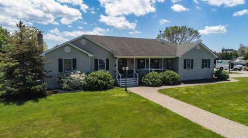 320 Williams Way, Baiting Hollow, NY 11933-1356