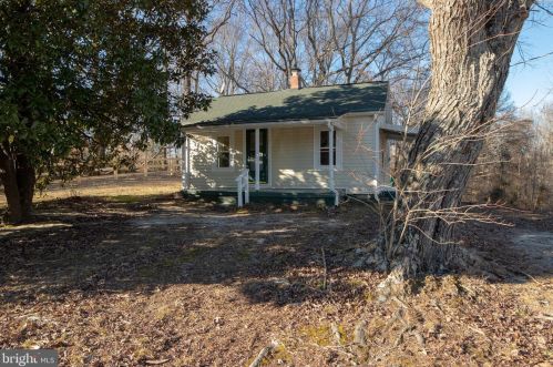 720 Walnut Dr, Fredericksburg, VA 22405-1755