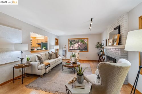 45 Chelton Ln, Oakland, CA 94611-2514