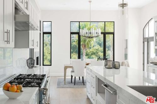 3170 Santa Maria Rd, Topanga CA  90290-4307 exterior