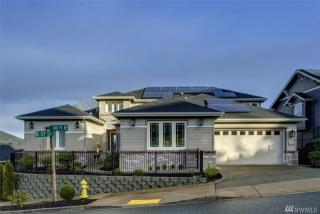 12704 240 Pl, Redmond WA  98074-3683 exterior