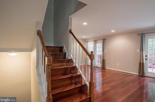 7276 Olde Lantern Way, Springfield VA  22152-3569 exterior