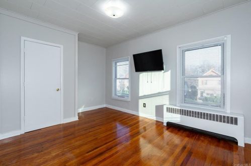 17 Fairmont Ave, Poughkeepsie NY 12603-2400 exterior