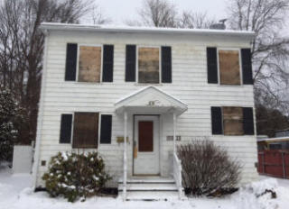 15 Capuano Ave, Cranston, RI 02920-8201