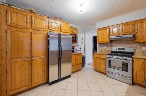 107 Barnes Rd, Washingtonville NY  10992-1933 exterior