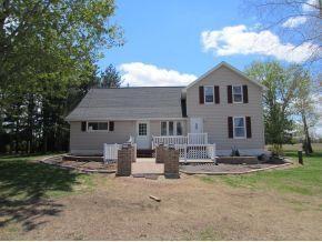 9407 Alpine Rd, Tustin, WI 54940-9304