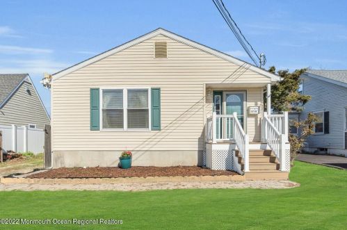 1718 K St, Belmar, NJ 07719-3141