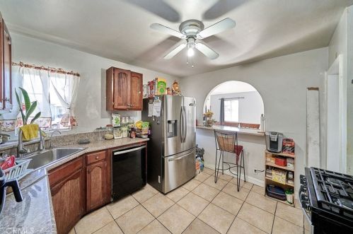 511 Plum St, Compton CA  90222-3935 exterior