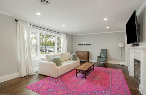 1701 Friendly Ave, Greensboro NC  27403-1238 exterior