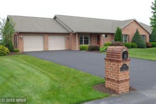 3191 Saint Andrews Dr, Chambersburg, PA 17202-7056