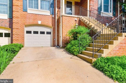 7559 Westmore Dr, Springfield VA  22150-4271 exterior