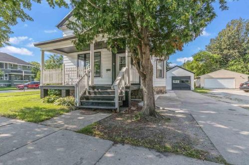 1034 Cherry St, Green Bay, WI 54301-4738