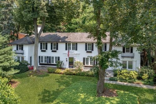 1 Wellington Ave, New Rochelle, NY 10804-3703