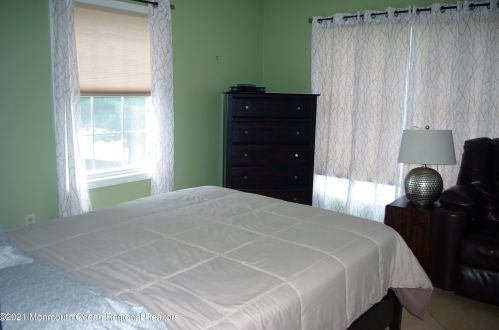 536 Elwood St, Lacey NJ  08731-2106 exterior