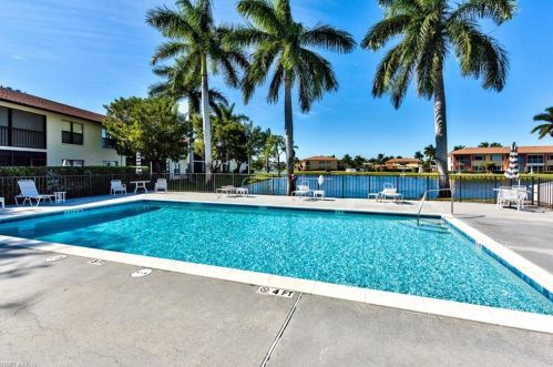 4360 Chantelle Dr, Naples FL  34112-7109 exterior