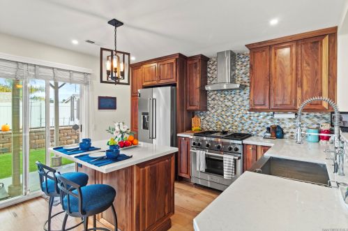 8602 Garde Ct, San Diego, CA 92126-7416