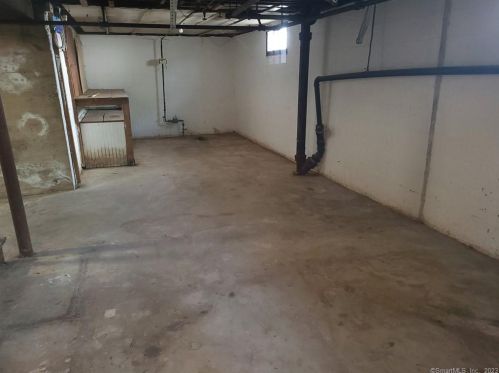 49 Norman St, Manchester CT  06040-6113 exterior