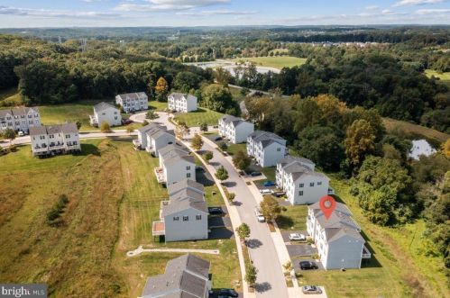 1821 Honeysuckle Ct, Downingtown PA  19335-7202 exterior