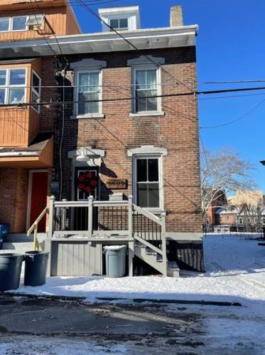 3499 Denny St, Pittsburgh, PA 15201-1338