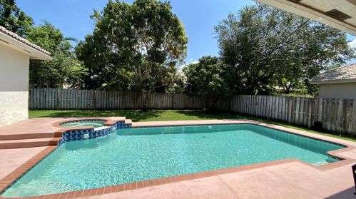 12834 21 St, Hollywood FL 33024-3216 exterior