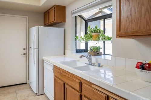 19032 Avenue Of The Oaks, Santa Clarita CA  91321-1444 exterior
