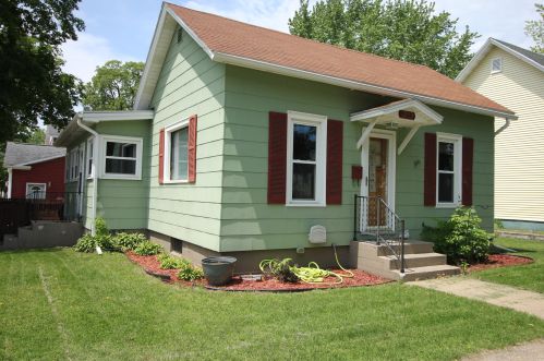 1203 Charles St, La Crosse, WI 54603-2502