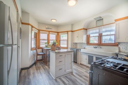 2132 60, Milwaukee WI 53219-1568 exterior