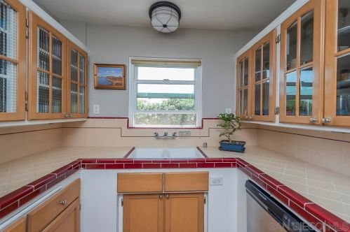 3381 Mtn Vw Dr, San Diego CA 92116-1950 exterior