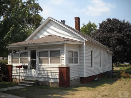 304 Cedar St, Creston, IA 50801-2603