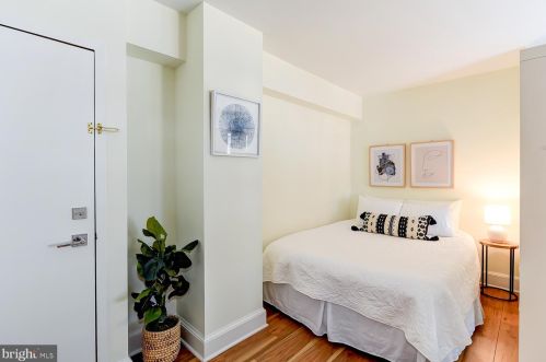 1825 T St, Washington, DC 20009-4634