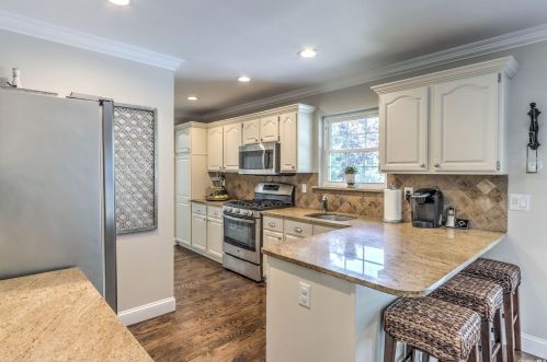 92 Winnecomac Cir, San Remo, NY 11754-4600