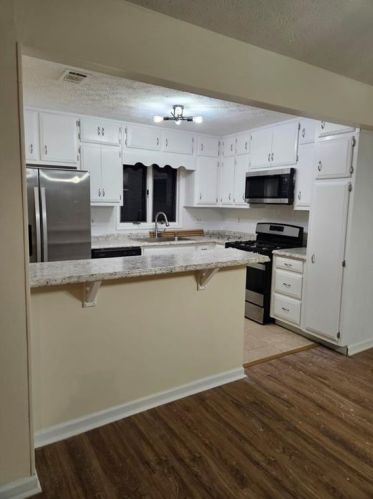 1514 Stoneleigh Cir, Stone Mountain GA  30088-3438 exterior