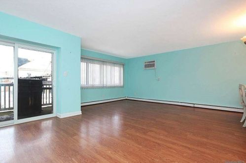 155 Beach 120th St, Far Rockaway, NY 11694-3219