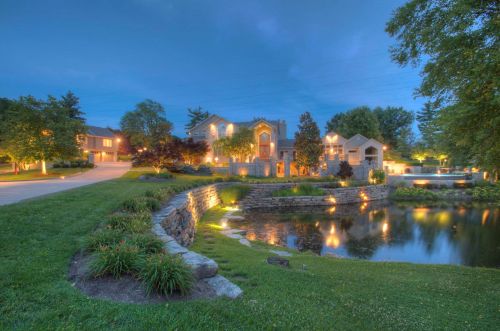 875 Squire Oaks Dr, Covington KY  41017-1342 exterior