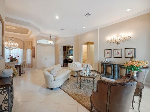 113 Chasewood Cir, West Palm Beach, FL 33418-4624