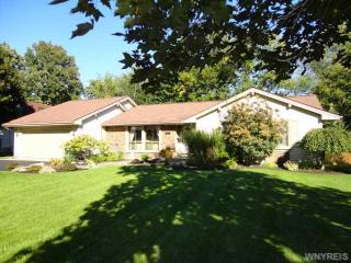7 Lindhurst Dr, Pendleton NY  14094-5718 exterior