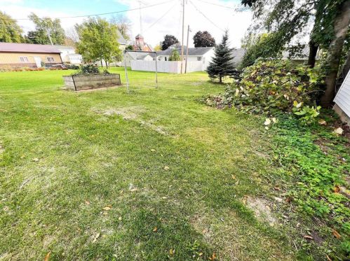 250 Caroline St, Manchester WI  53946-8518 exterior
