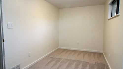 729 Boggs Ave, Pittsburgh PA  15211-2335 exterior